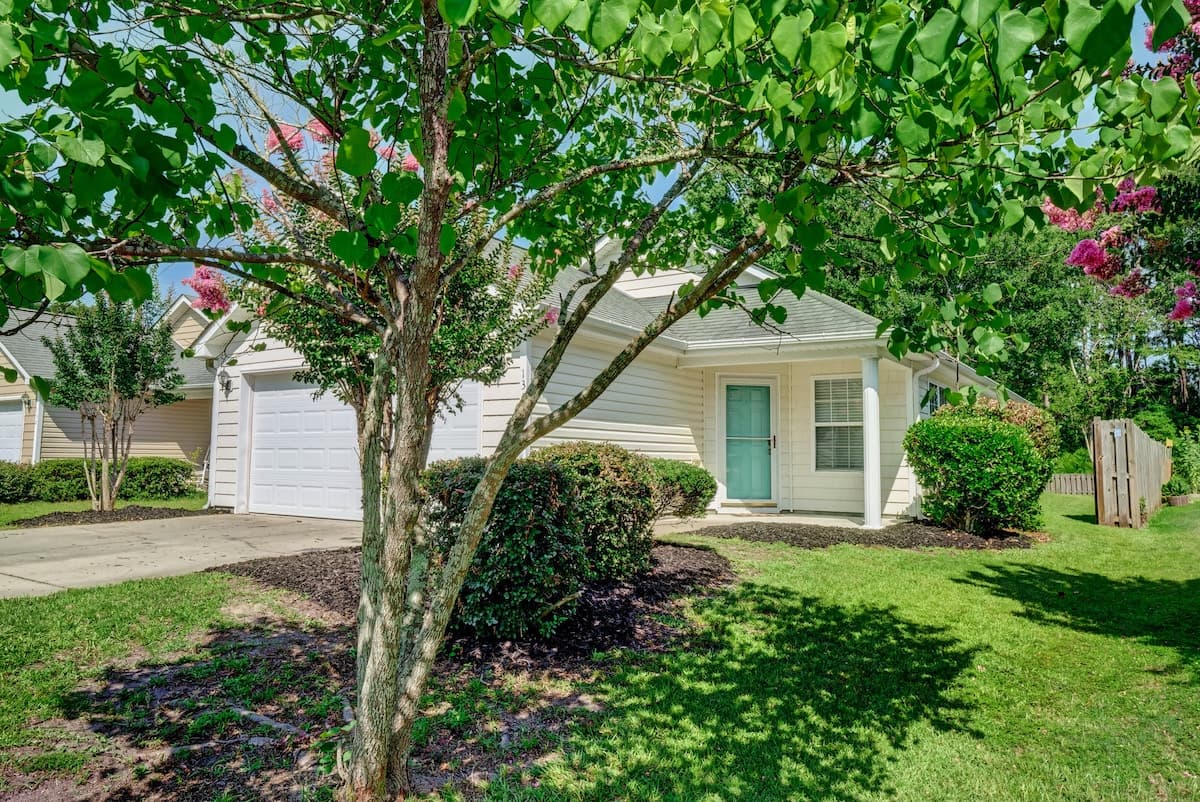 Cozy family home in Hampstead, NC — front exterior